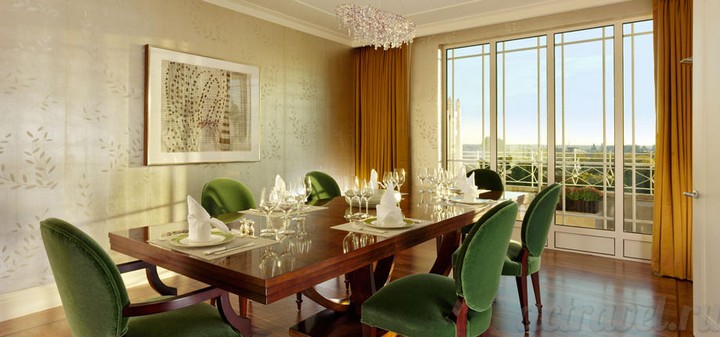  The Dorchester, .   Harlequin suite