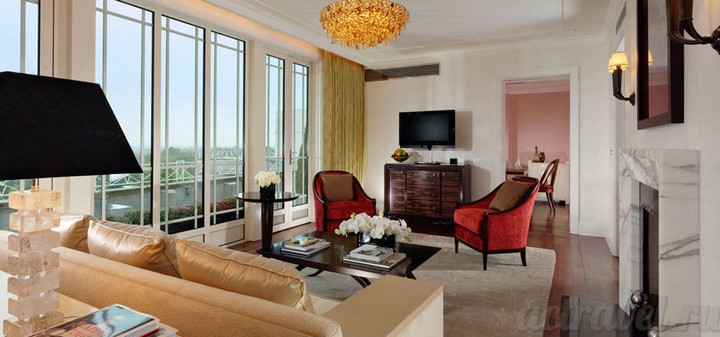  The Dorchester, .   Terrace suite