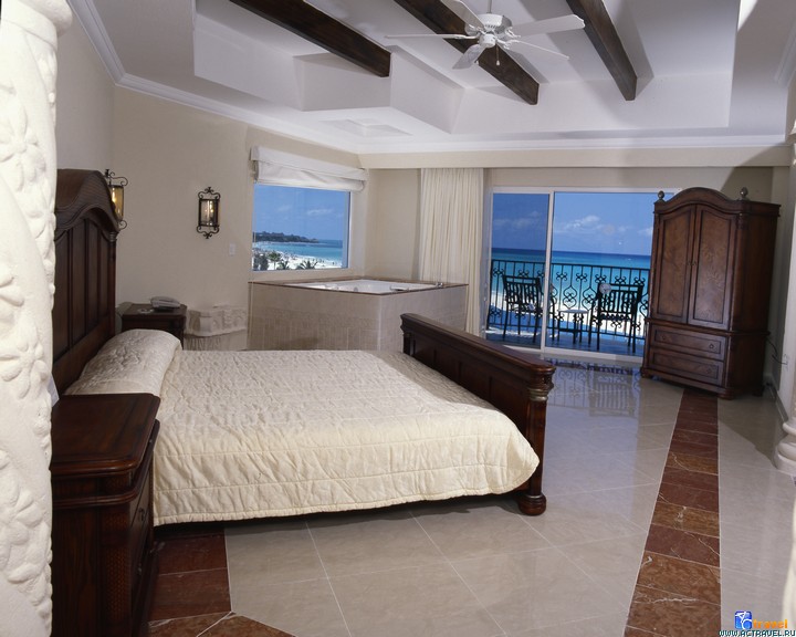  MASTER SUITE.  The Royal Playa del Carmen