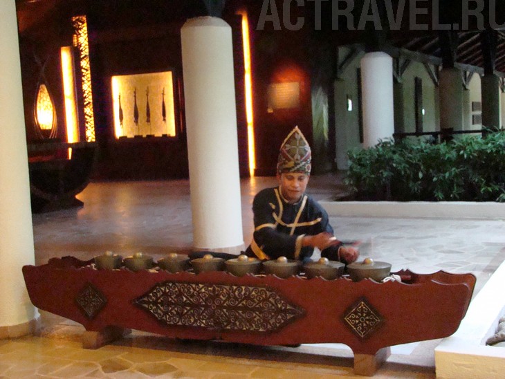     -.  Shangri-La's Rasa Ria Resort, -, , . , .