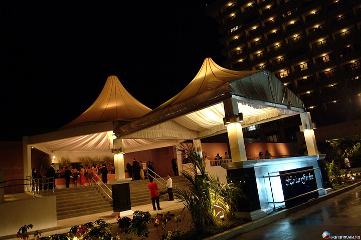 ����� Sofitel Philippine Plaza Manila, ���������, ������