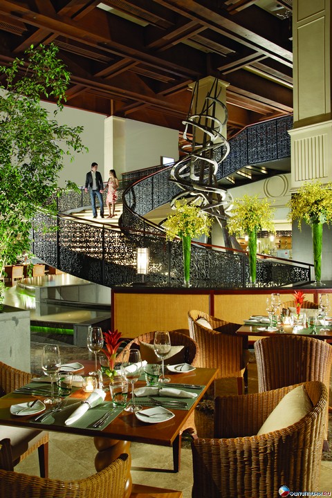 ����� Sofitel Philippine Plaza Manila, ���������, ������