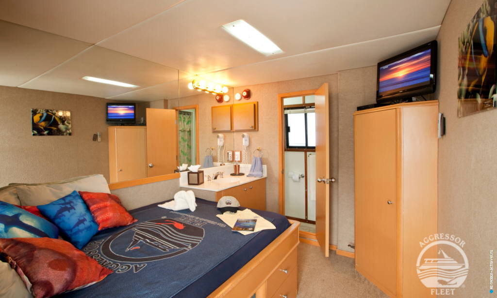   Master Stateroom   Belize Aggressor III