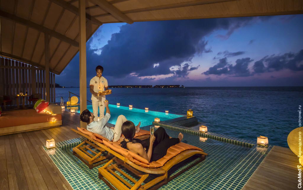    (overwater villa)  Club Med Finolhu