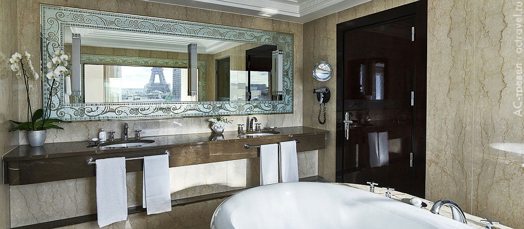    Signature Eiffel Suite