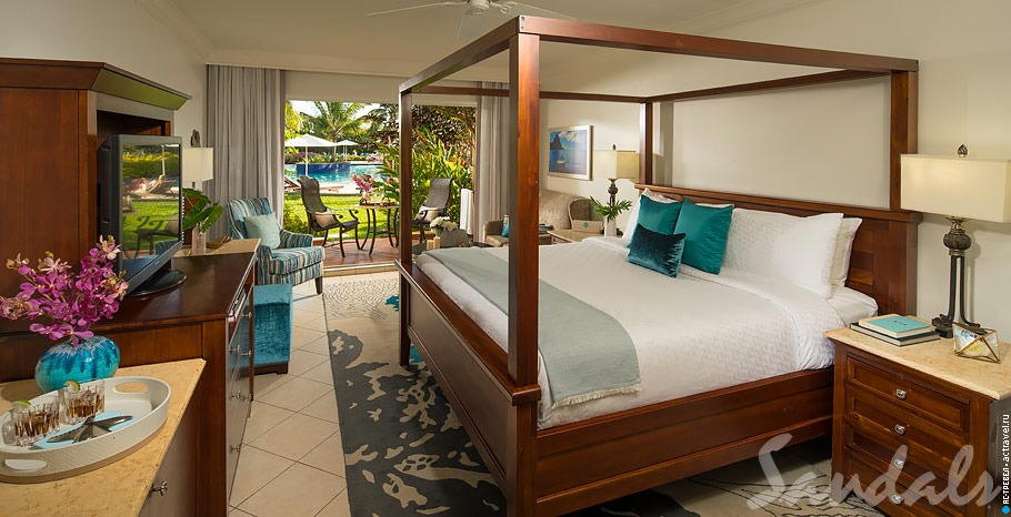  Caribbean Honeymoon Walkout Room   Sandals Grande St. Lucian