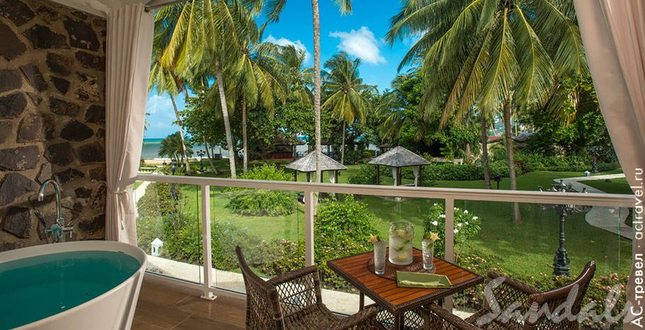  Oceanview Club Level Room with Balcony Tranquility Soaking Tub   Sandals Halcyon Beach