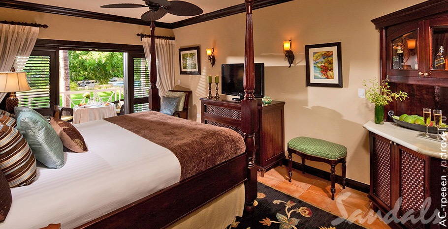  Honeymoon Hideaway Luxury Club Level Villa Room   Sandals Ochi