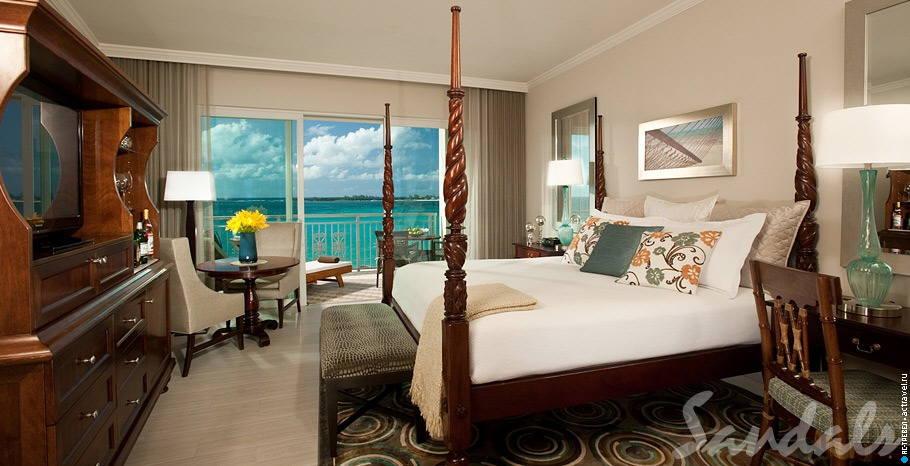  Balmoral Beachfront Club Level Room   Sandals Royal Bahamian