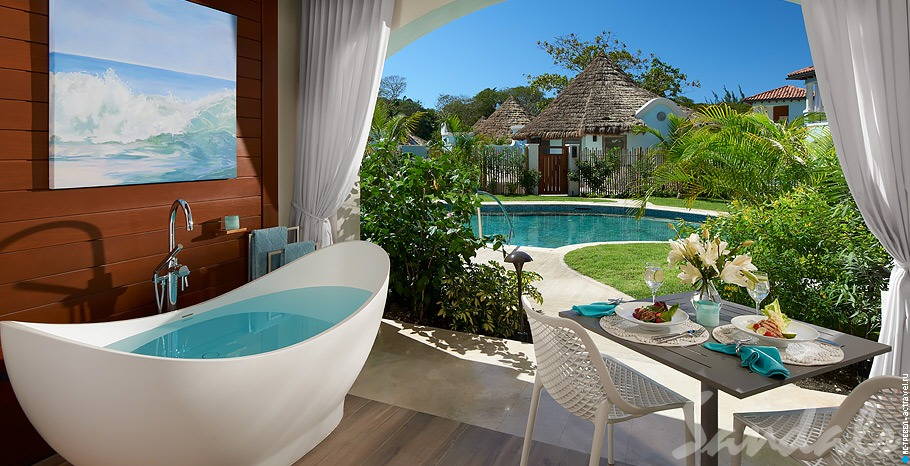  South Seas Walkout Crystal Lagoon Club Level Junior Palm Suite w/ Patio Tranquility Soaking Tub   Sandals Royal Barbados