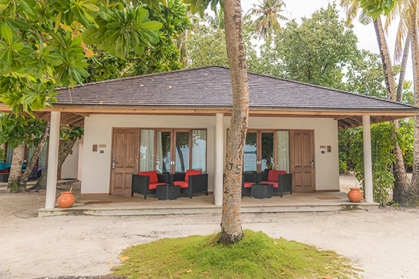  Adjoining Beach Villa   Vilamendhoo